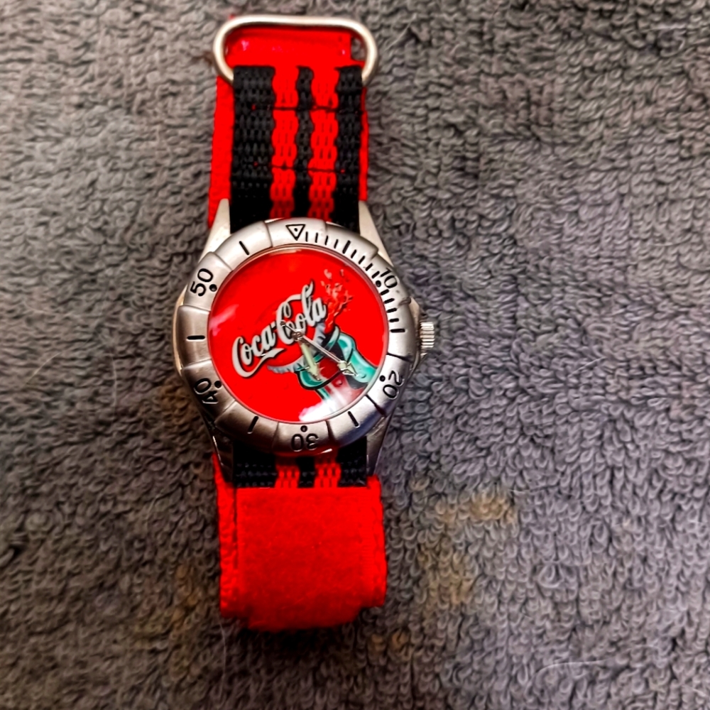 COCACOLA COLLECTIBLE UNISEX WATCH